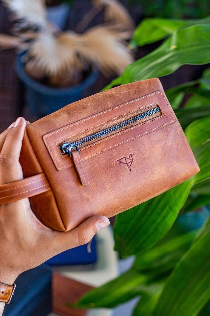 Машка тоалетна торба Bagmore Boston Crazy, кафеава