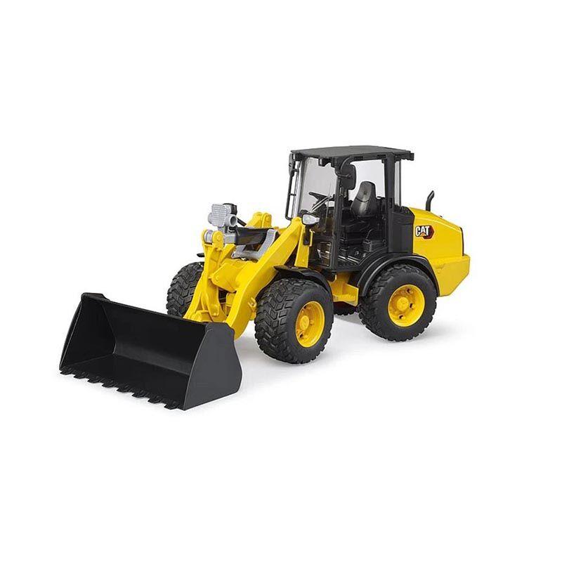 BRUDER Играчка натоварувач на тркала Cat 3г