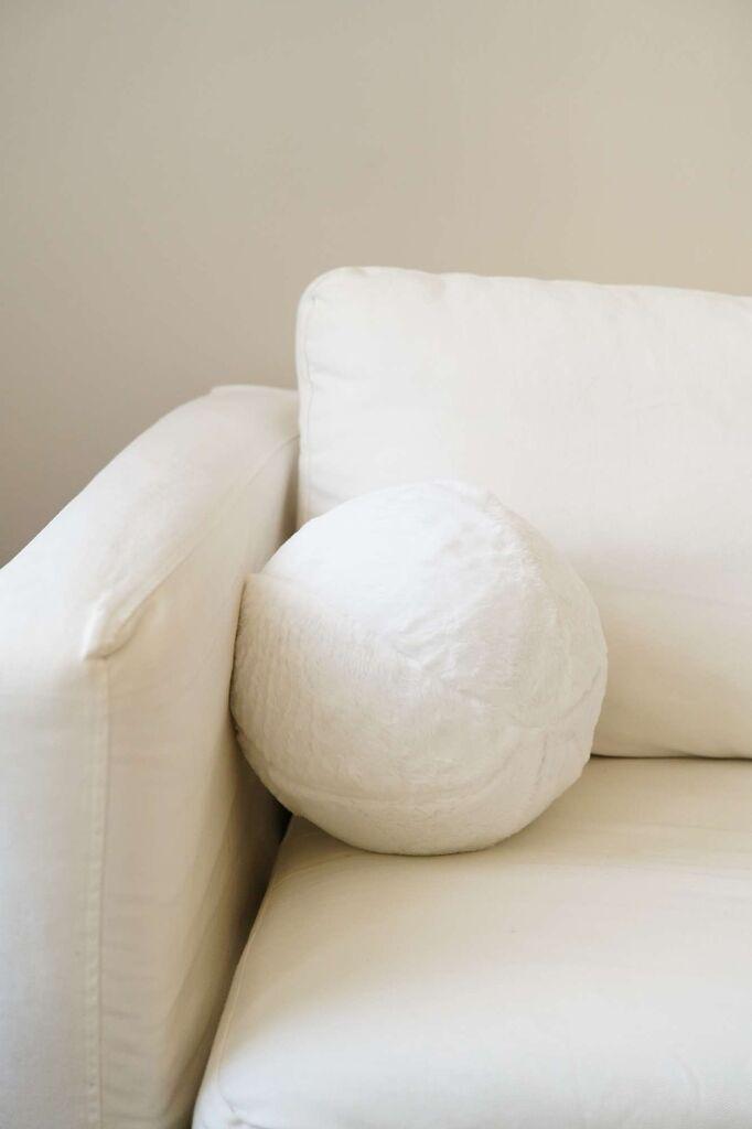 Декоративна перница „Аберто Дизајн" „Пелус Топ", 25x25x25 см, бела