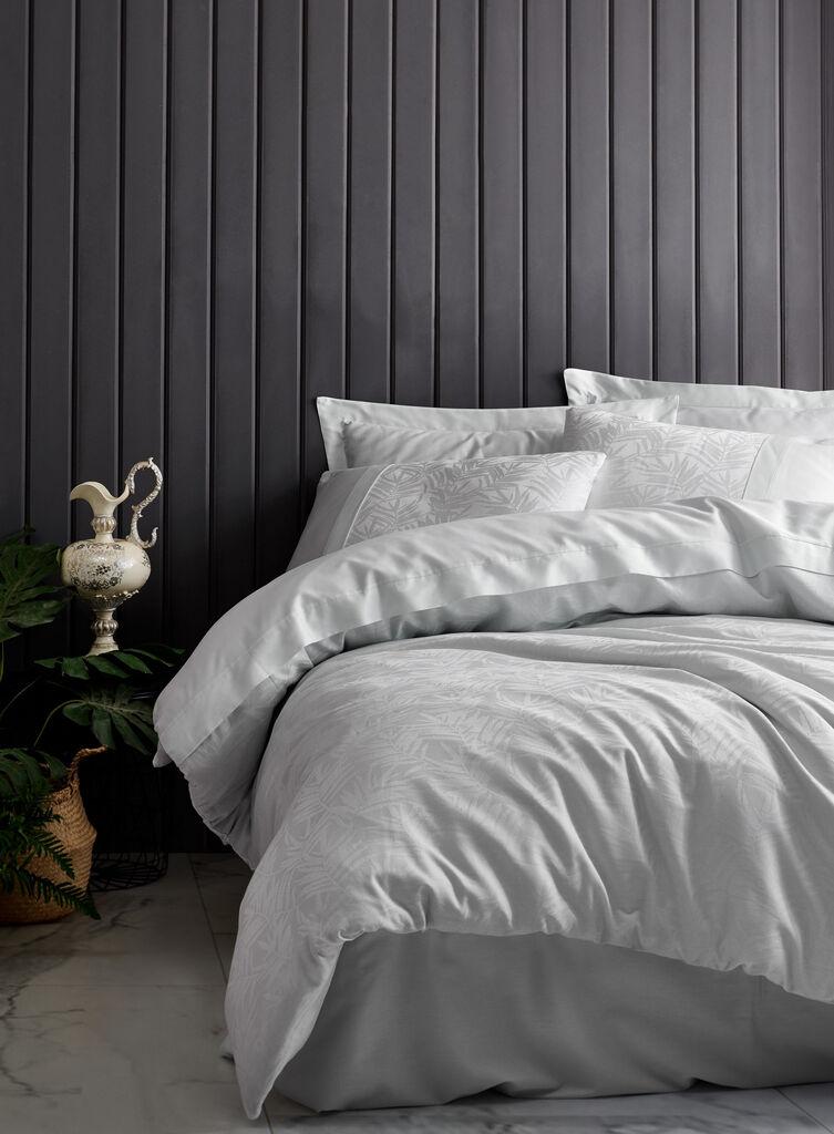 Комплет постелнина L'essentiel Maison Leaf, 240x260 cm, Бела