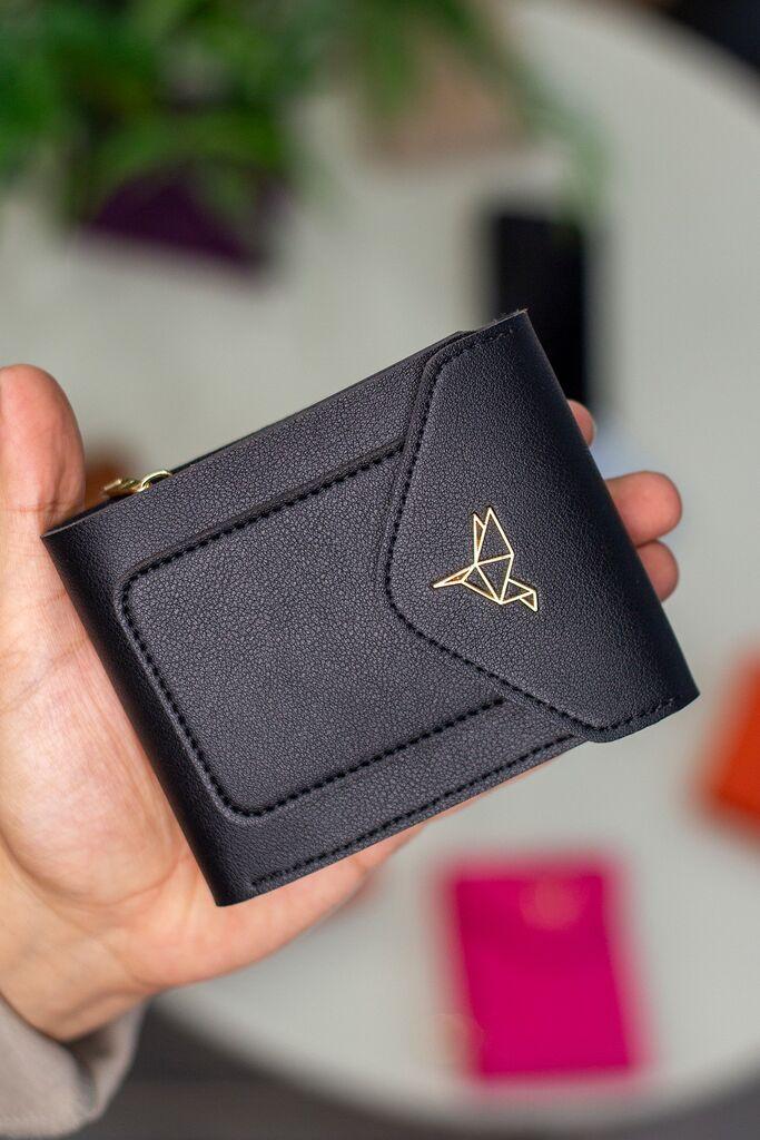 Женски паричник Garbalia од Перу, црн