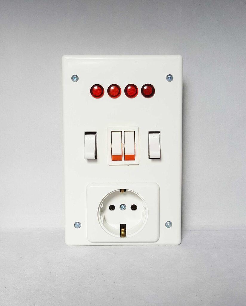 Alfa Electric Индикатор со шуко и 2 прекинувачи