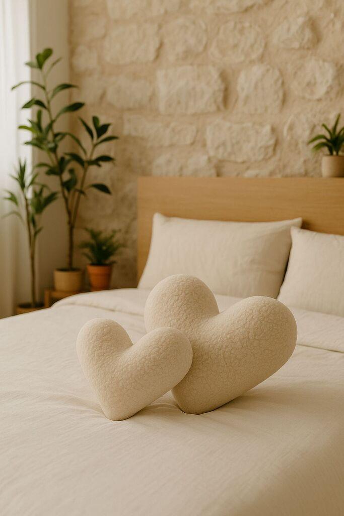 Аберто Дизајн Декоративна перница Теди Калп Мала, 38 x 33 x 9 см, Крем