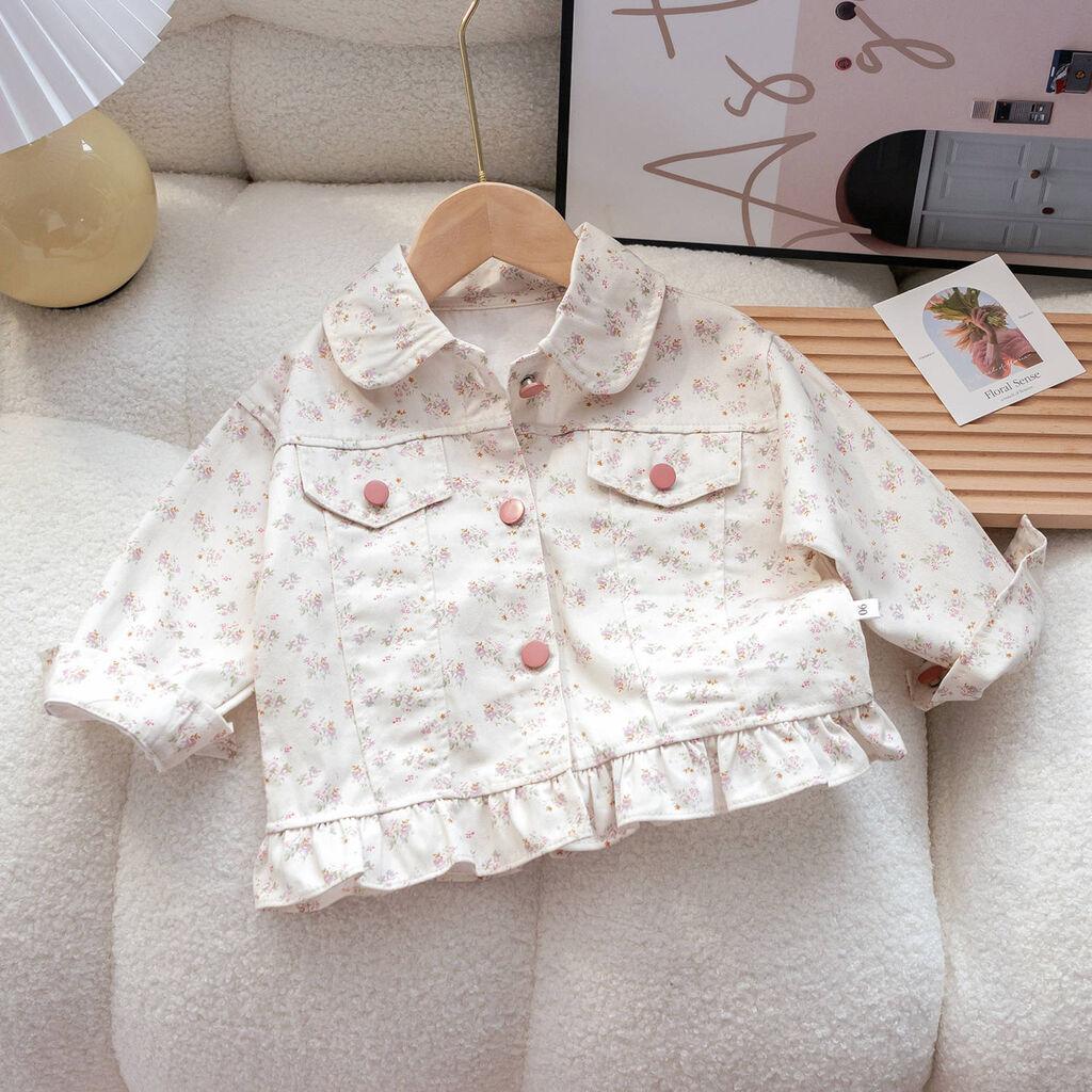 Детска јакна со цветен дезен