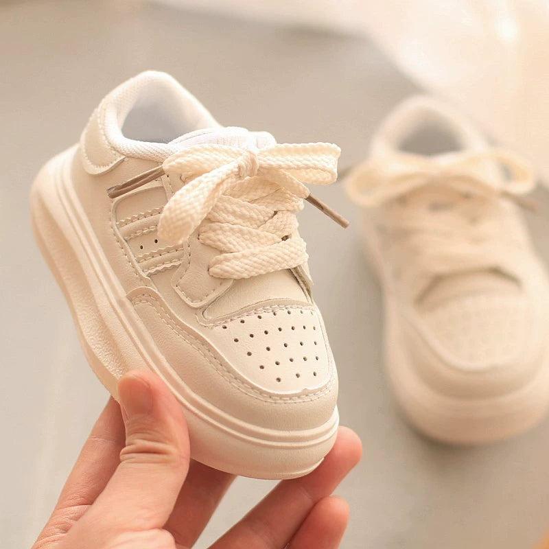 Детски патики со шарени врвки