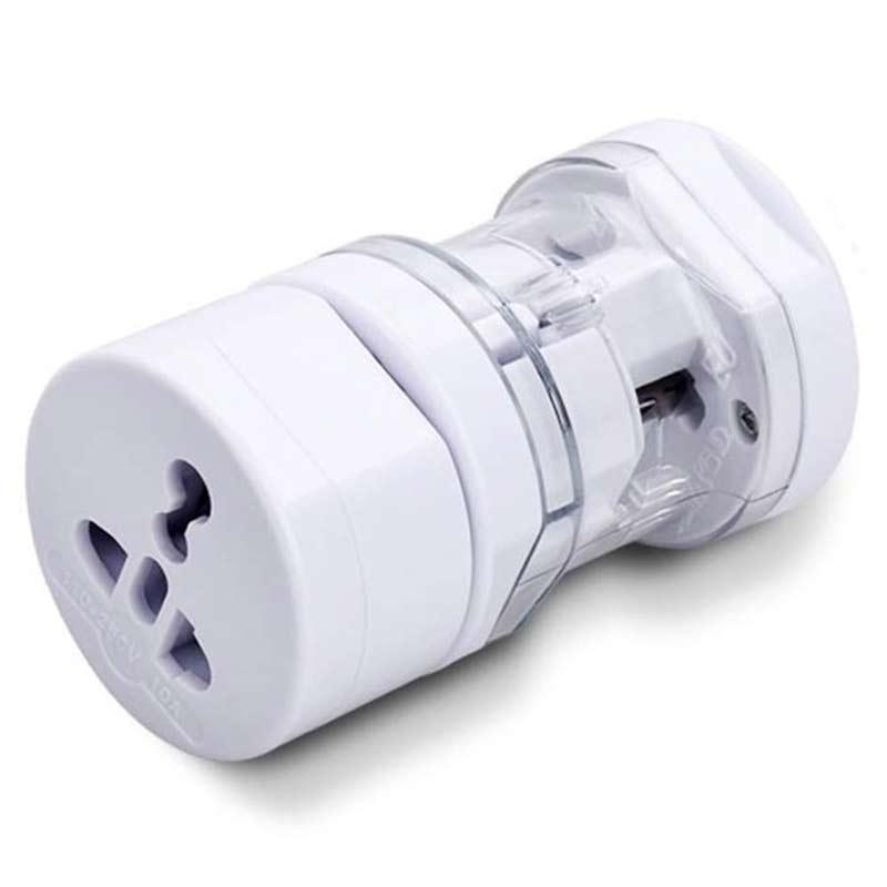 Универзален адаптер за патување