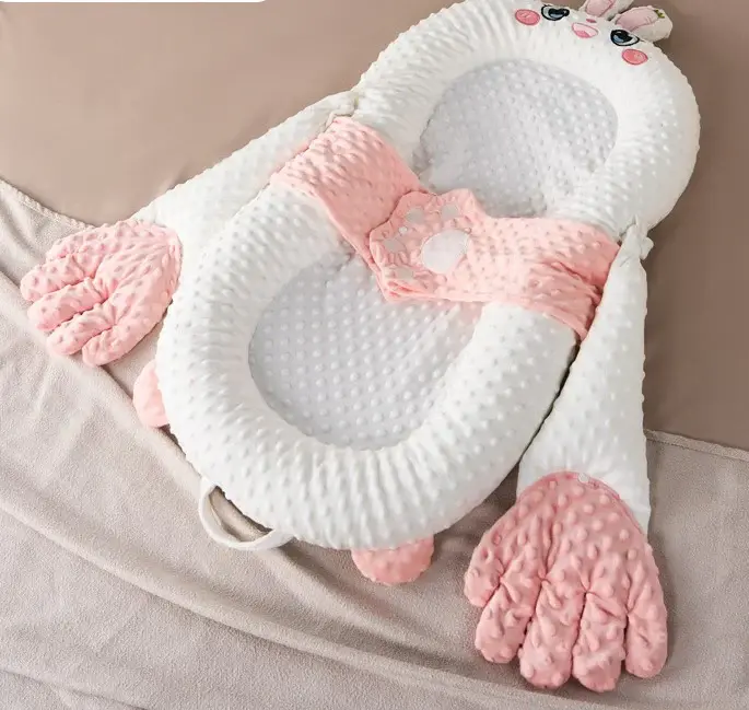 Мултифункционално бебешко гнездо со греење и смирувачки рачиња