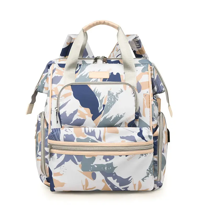 Модерен ранец со шарен дизајн и повеќе прегради