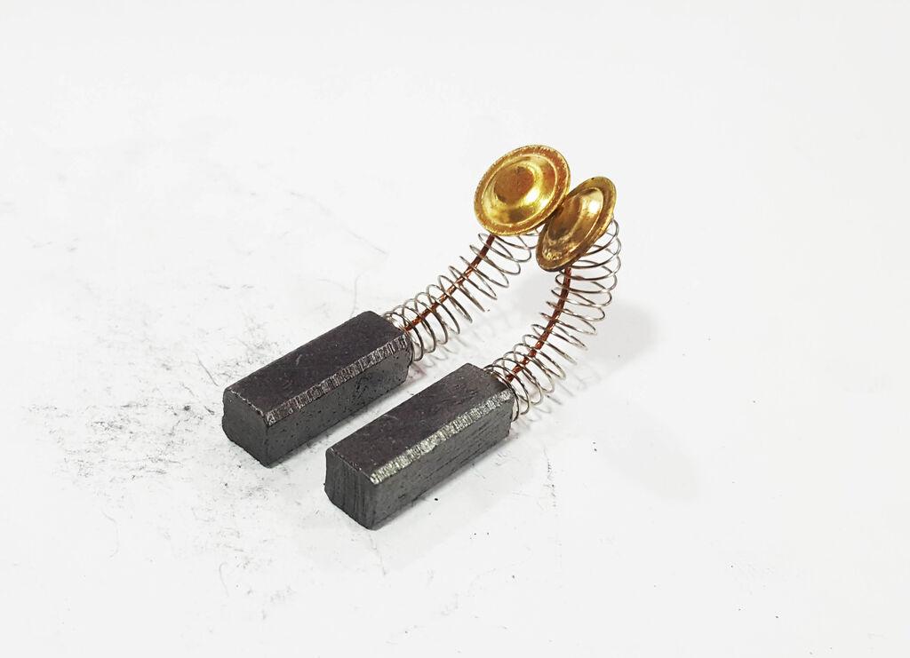 Четкици 6x6mm со опруга