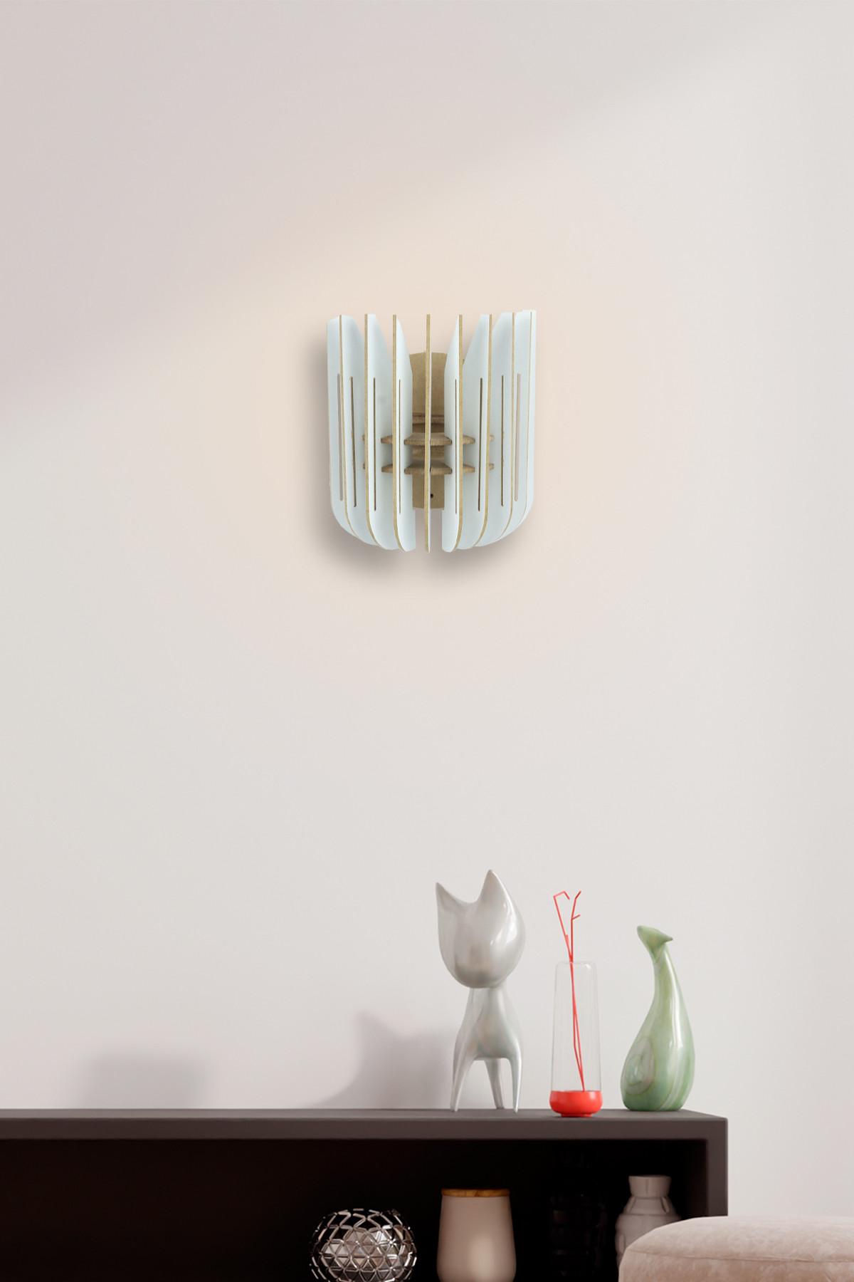 Opviq dzидна светилка E27 со приклучница, бела