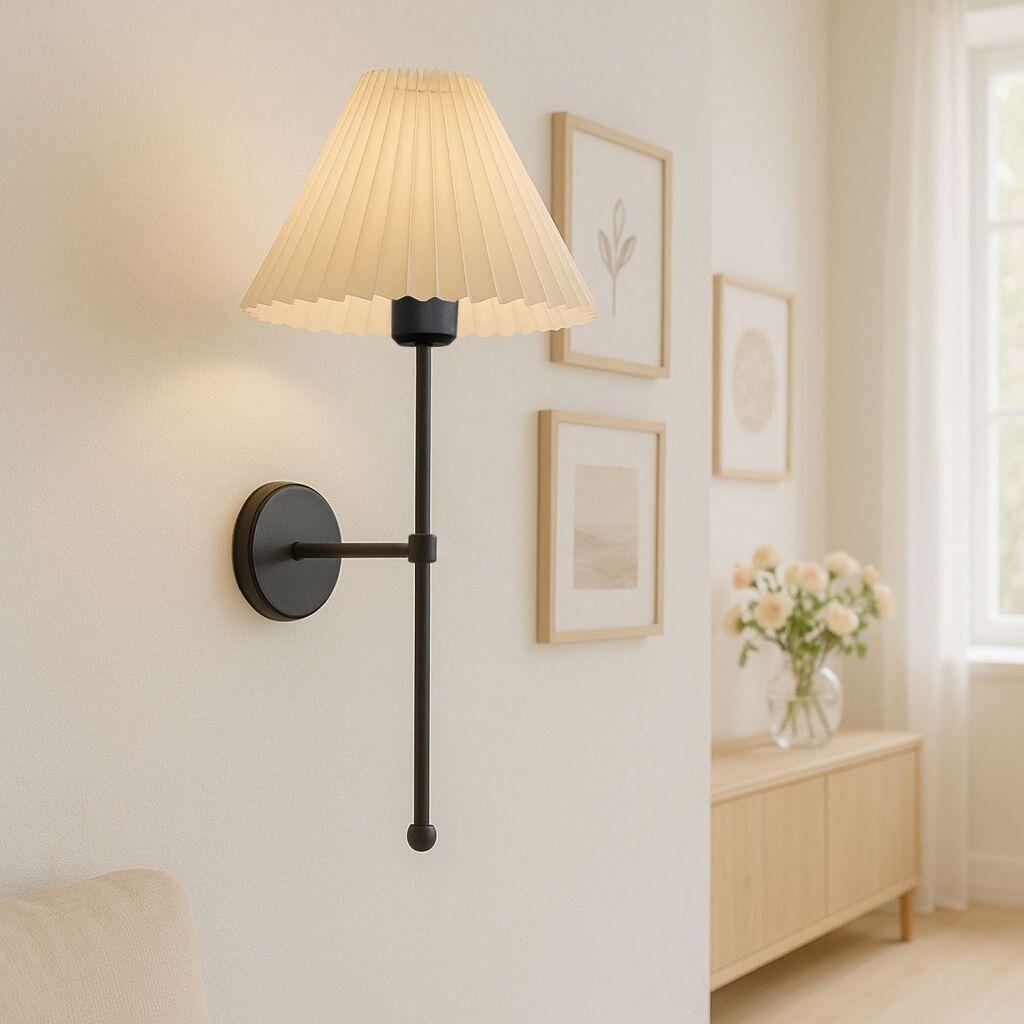 Opviq dzидна светилка 241988, кремаста