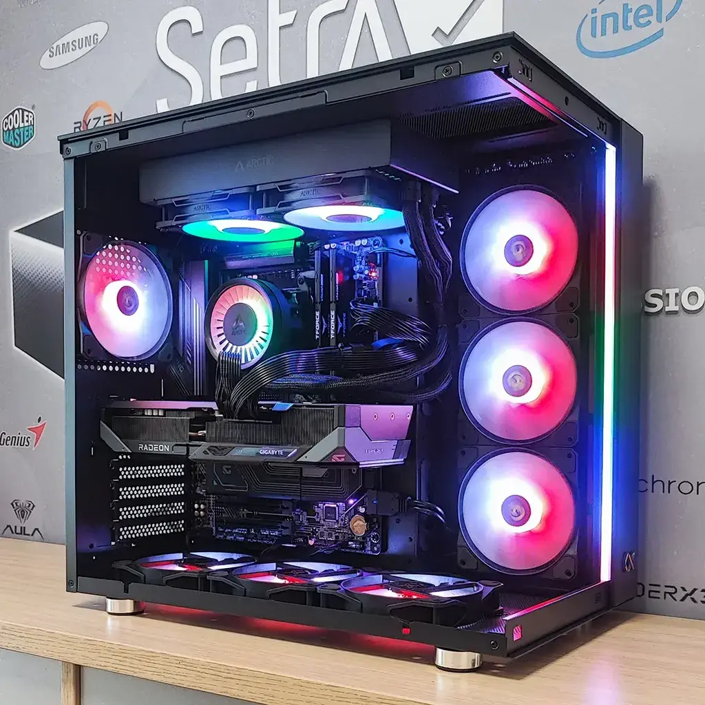 POWERCUBE Гејминг Компјутер G4280 Ryzen 7 7800X3D 32GB 1TB RX9070XT