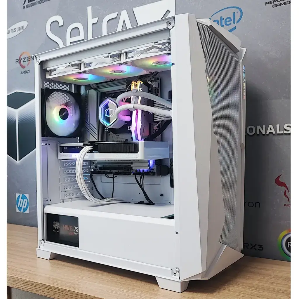 POWERCUBE Гејминг Компјутер G4270 Ryzen 7 7800X3D 32GB 1TB RTX5060Ti