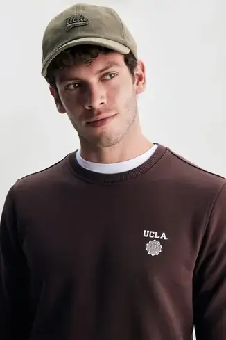 UCLA Valley Дуксер Окгругла Јака