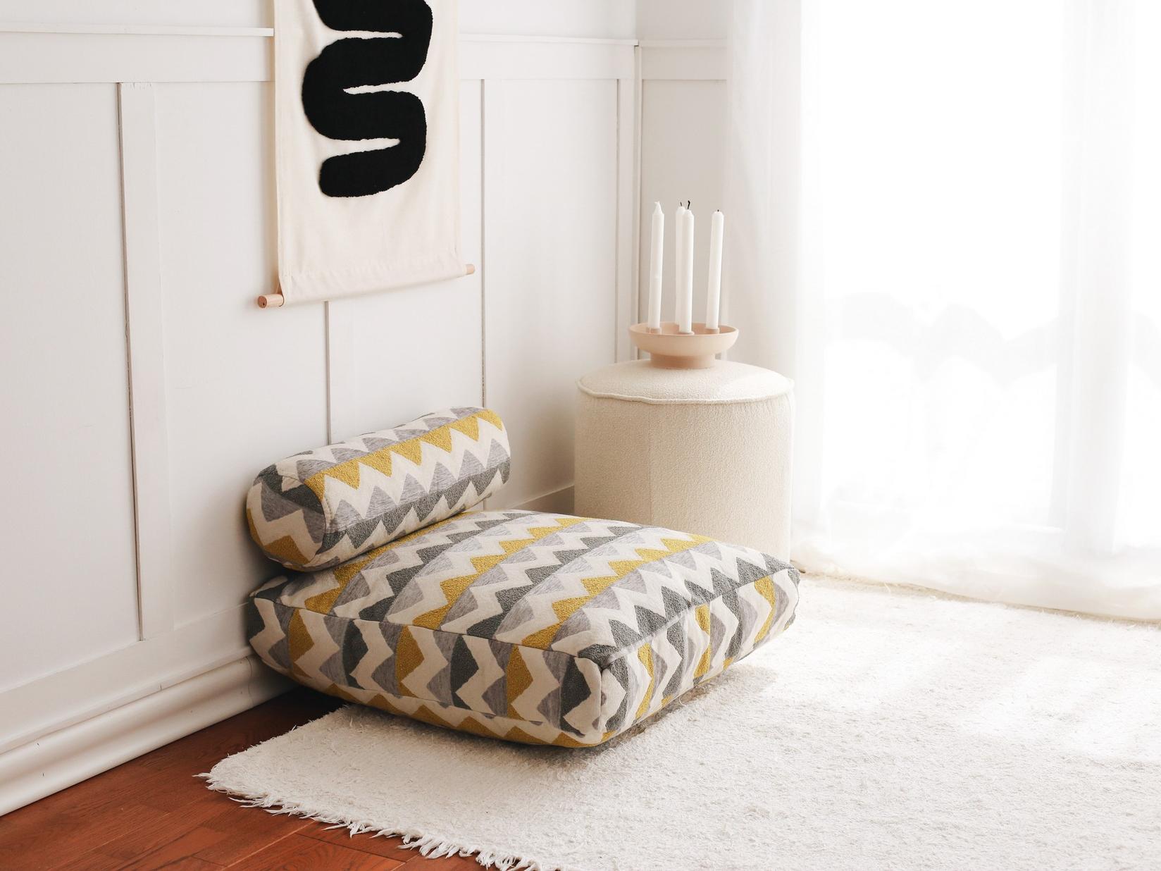 Atelier del Sofa Перница, Шарена