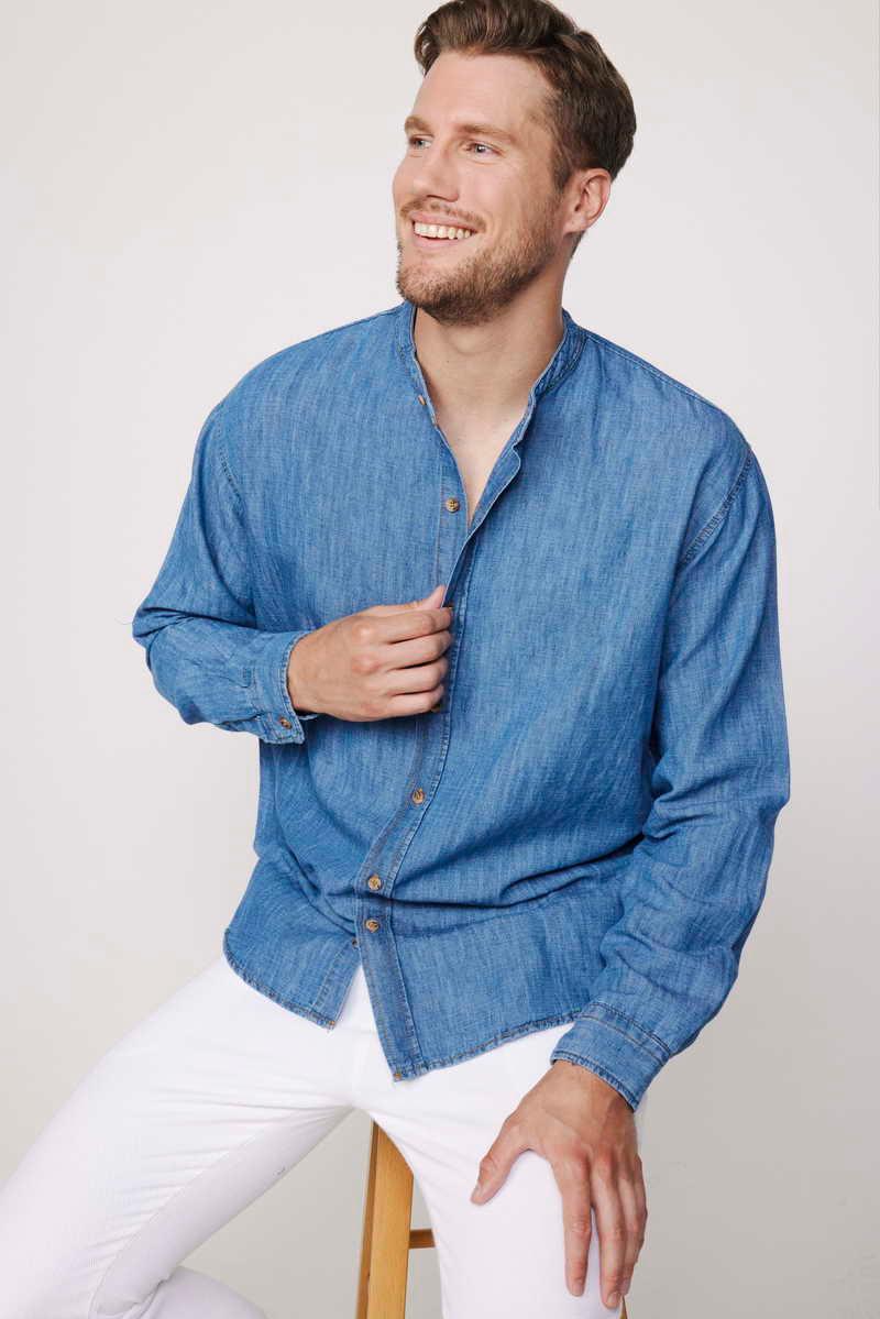 TUDORS Oversize - сина кошула со релаксирана форма