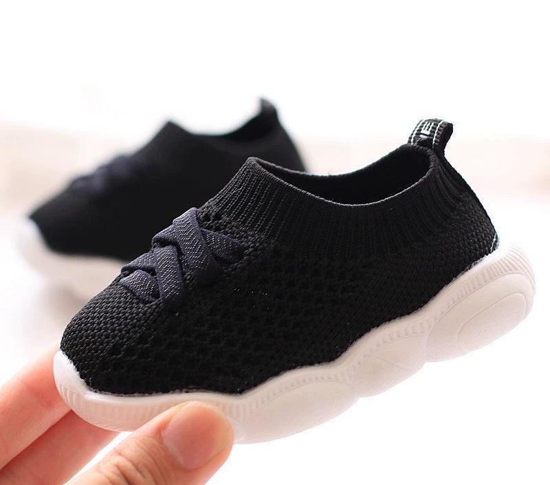 Плетени патики со мече ѓон