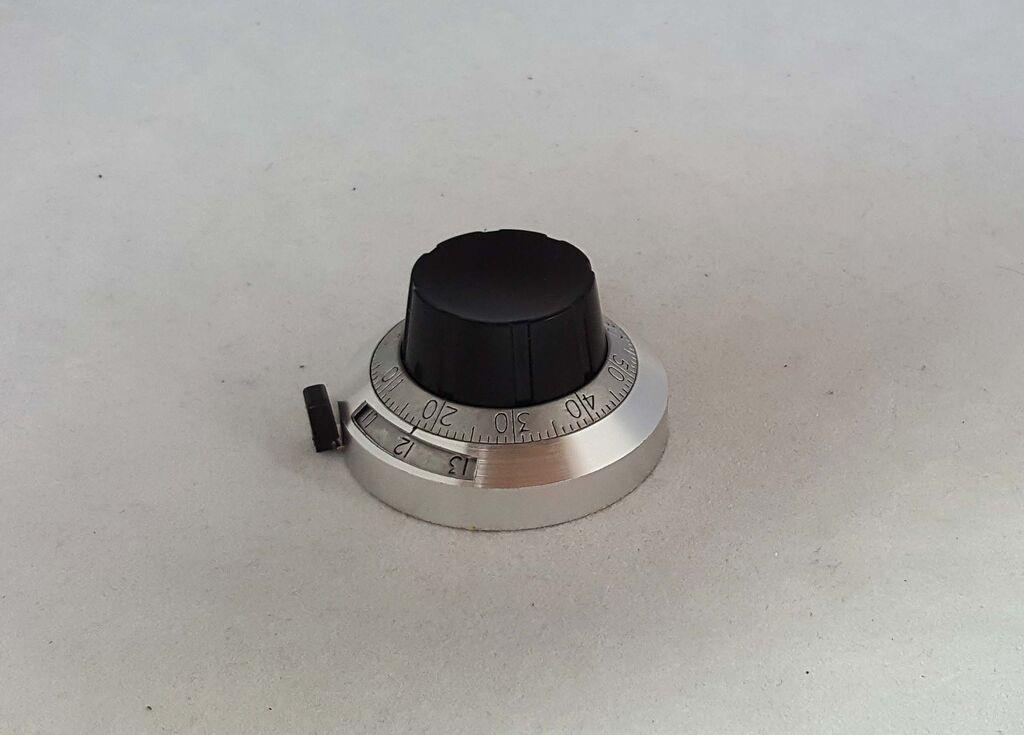 Alfa Electric Капачка Ф-45мм за повеќеобртен 10-круга потенциометар