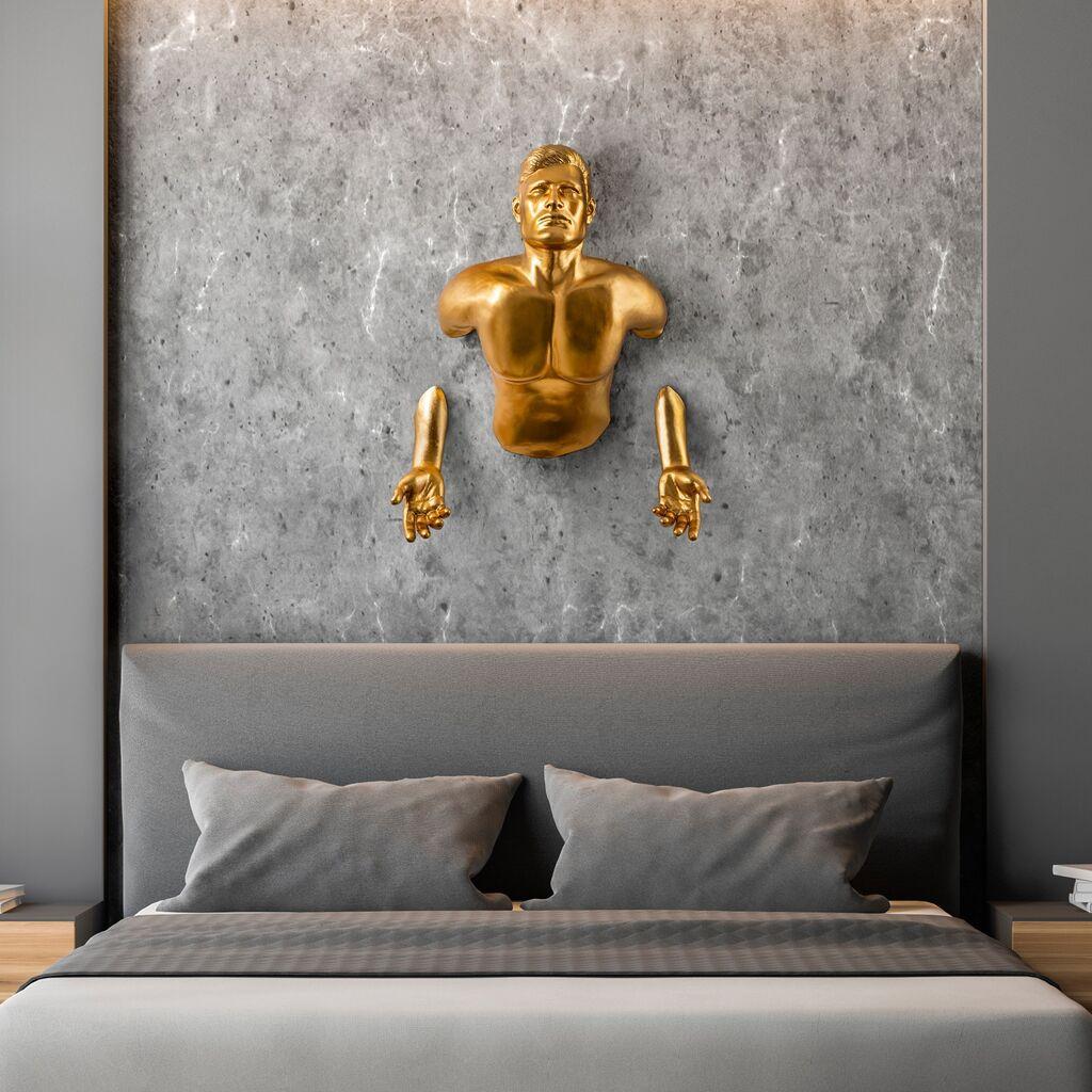 Wallity декорација за dzид „Човек што излегува од dzид", 50 x 20 x 80 см, златни бои