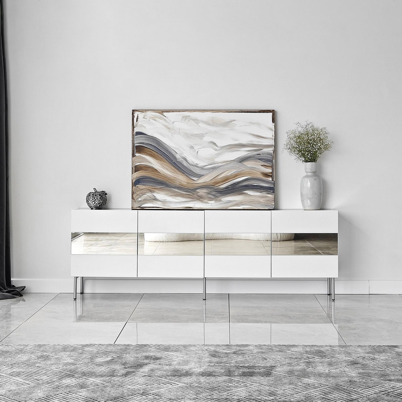 Комода за домашен телевизор Hanah Leon бело-сребрена