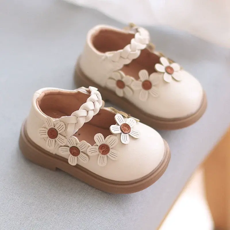 Чевлички со 3Д цветчиња