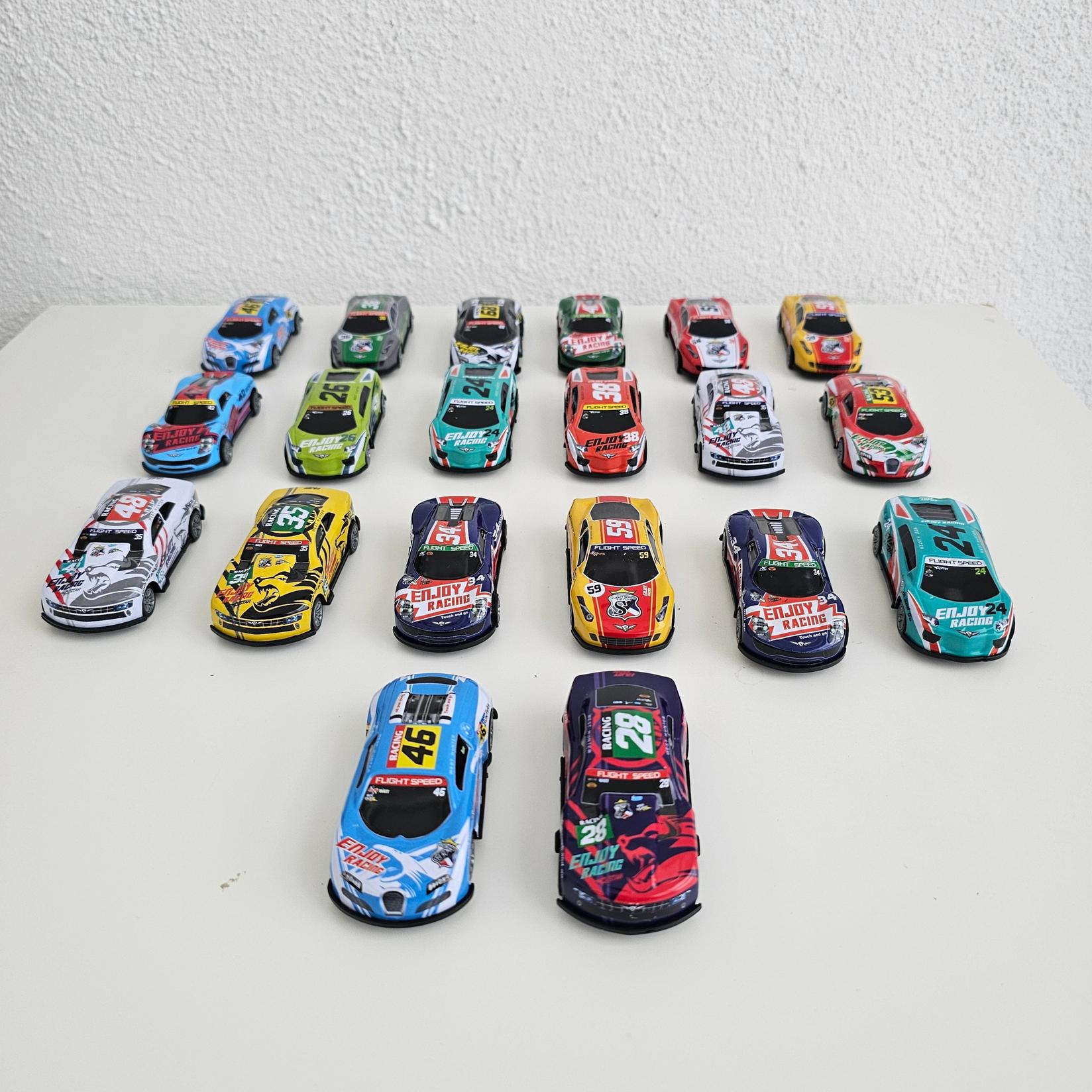 Комплет од 20 Мини Автомобили за Деца