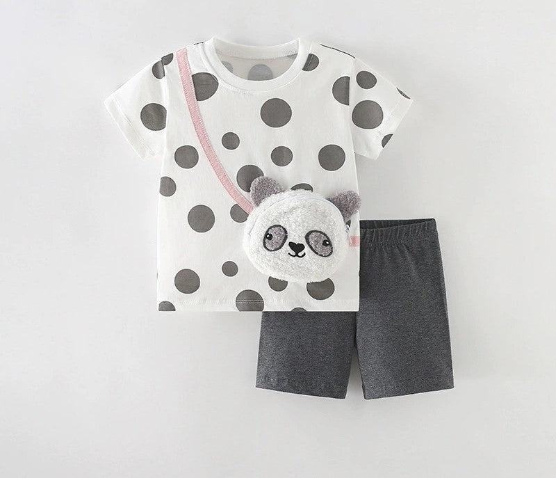 Комплет маица со точки и кратки панталони со панда чанта