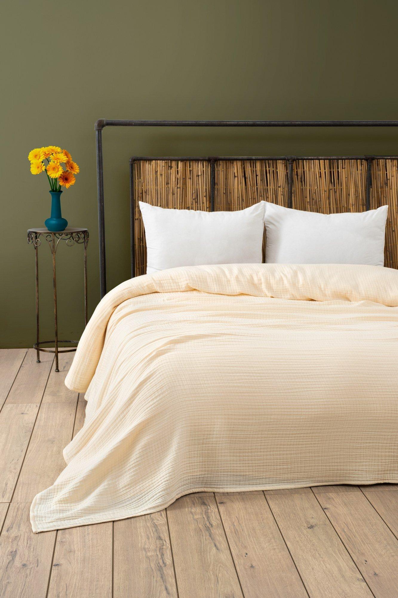 Прекривка за двоен кревет L'essentiel Maison 220x250 см беж