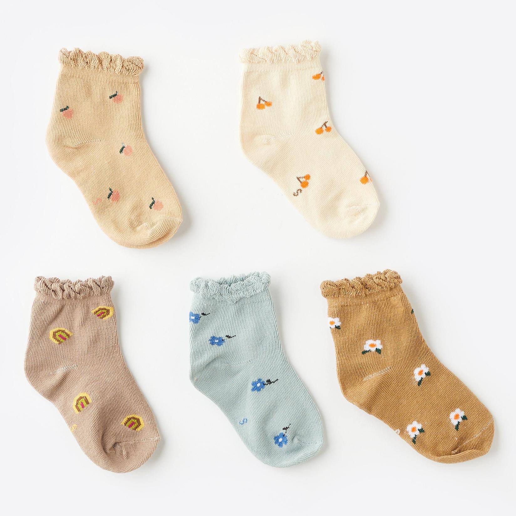 Сет од 5 декоративни чорапчиња со карнери