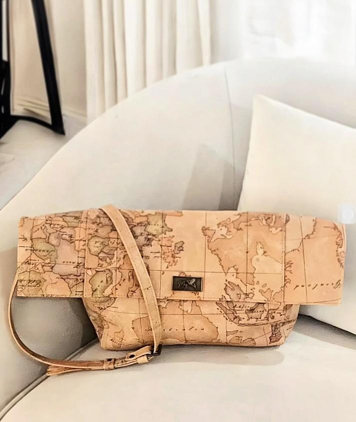 MAG Женска чанта Trapeze Classic Matte Map MAG 11