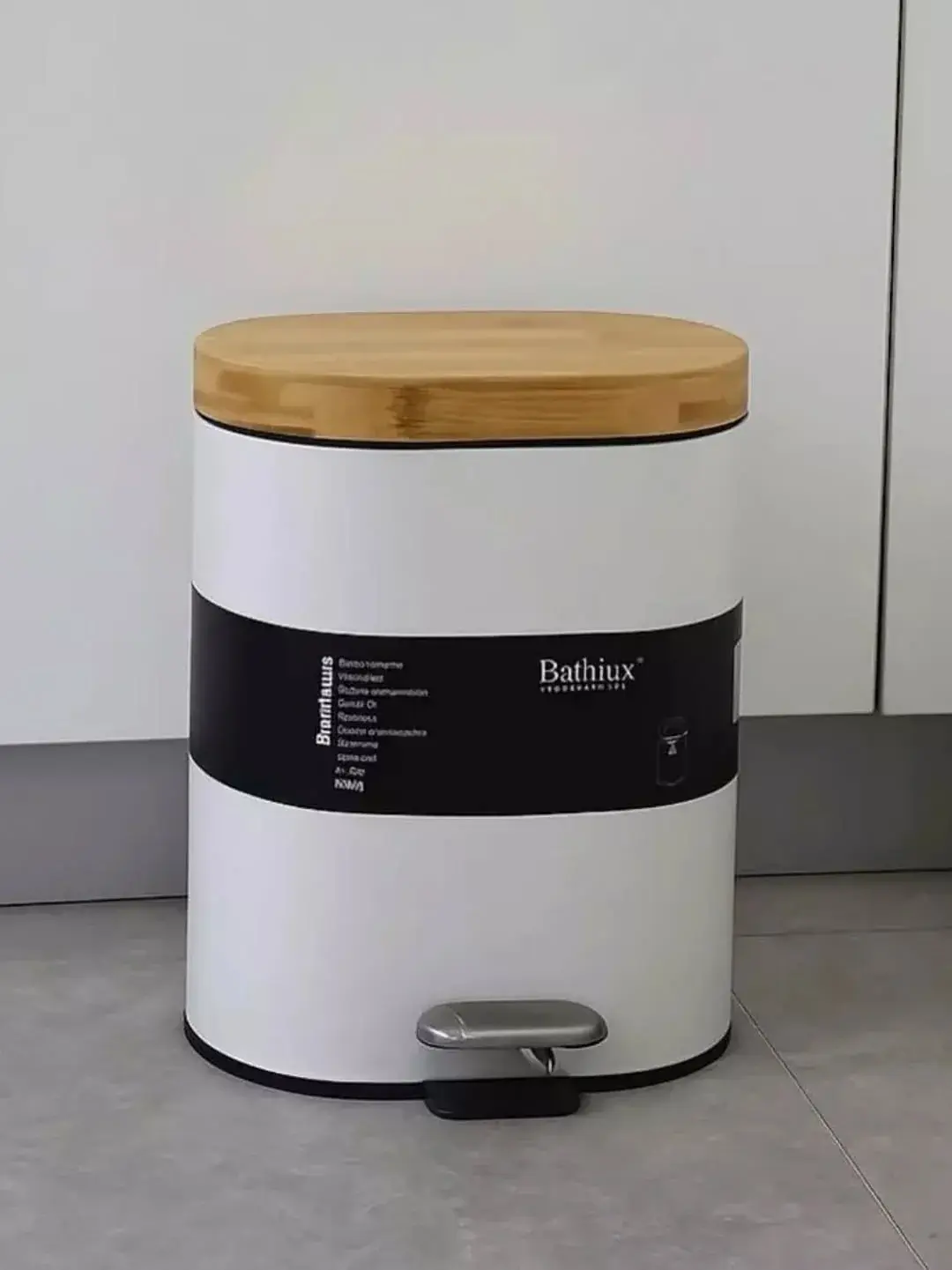 Тоалетна Канта Со Педала Метал Бамбус МЦ10106, Бела