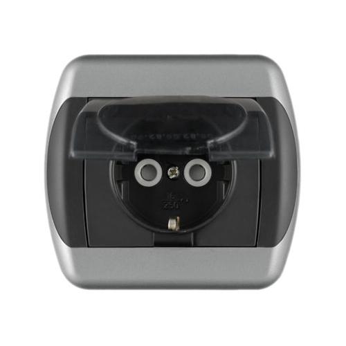 MAJUR Приклучок шуко со капак црн-сребро 15.72.064 ројал ексклузив