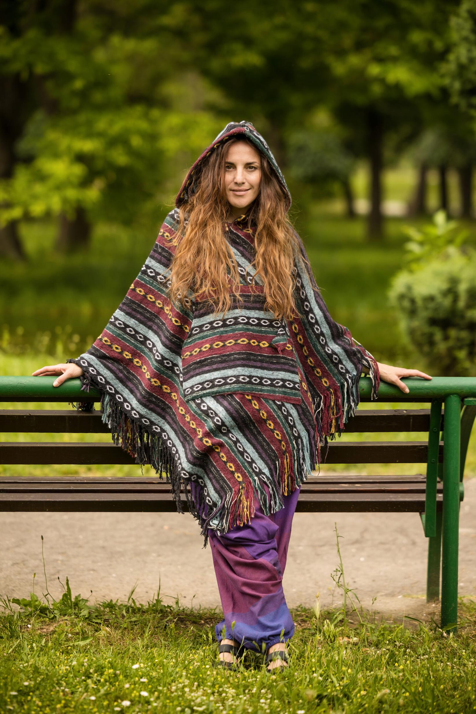 HIPPIE PLANET Кратко пончо - Универзална големина, бордо-виолетово