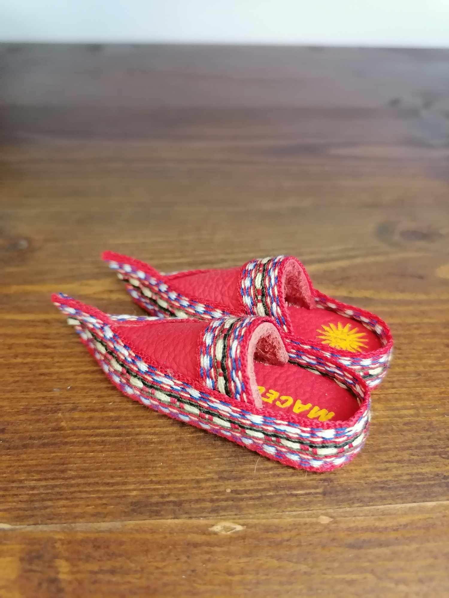 MACEDONIAN CORNER Магнет кожно опинче