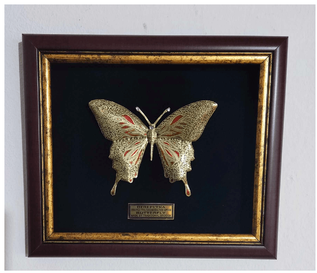 MACEDONIAN CORNER Слика пеперутка изработена од месинг