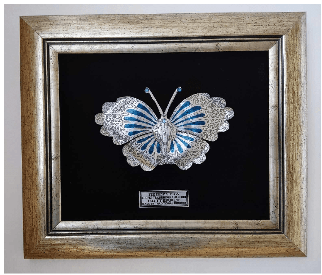 MACEDONIAN CORNER Слика пеперутка изработена од алуминиум со просребра