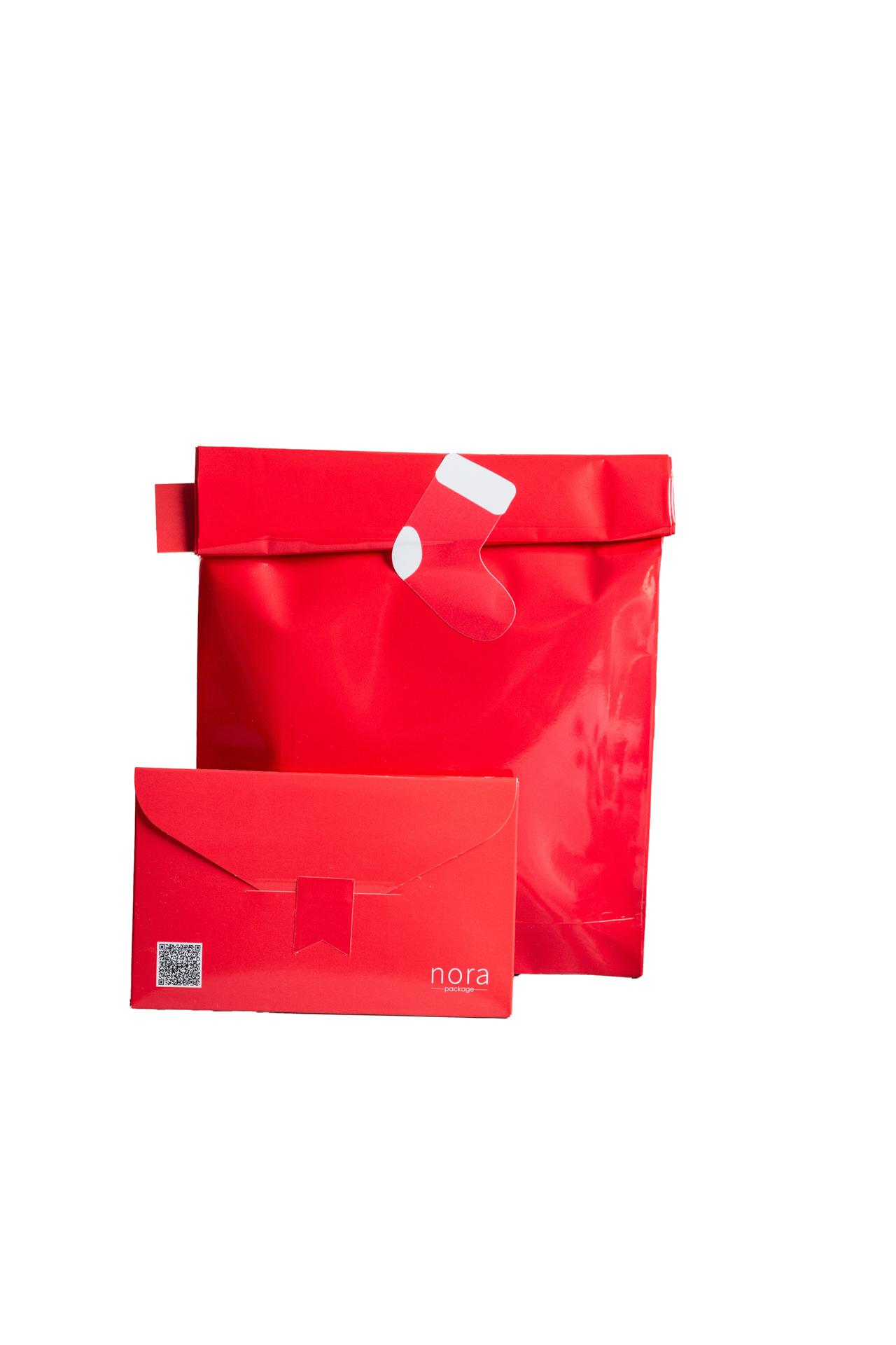 Nora package Новогодишен сет од сјајно ќесе црвено и мал плик црвен