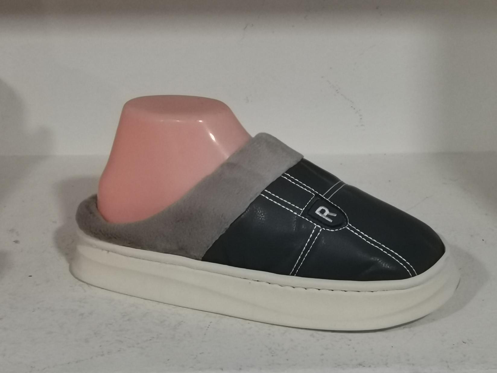 Машки Собни Папучи RIO