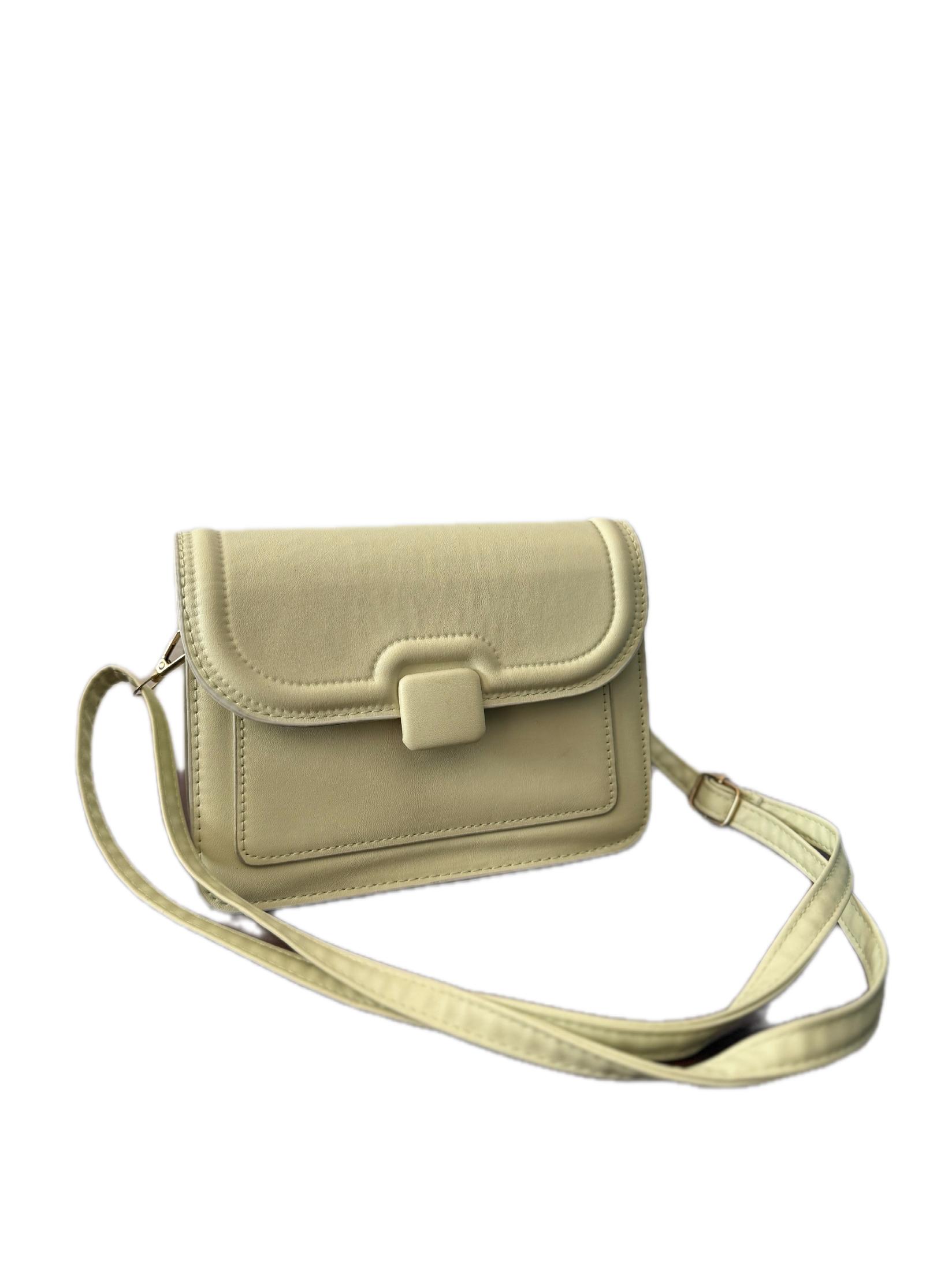 Женска чанта зелена боја