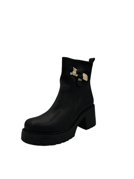 Чизми црни со златен детал