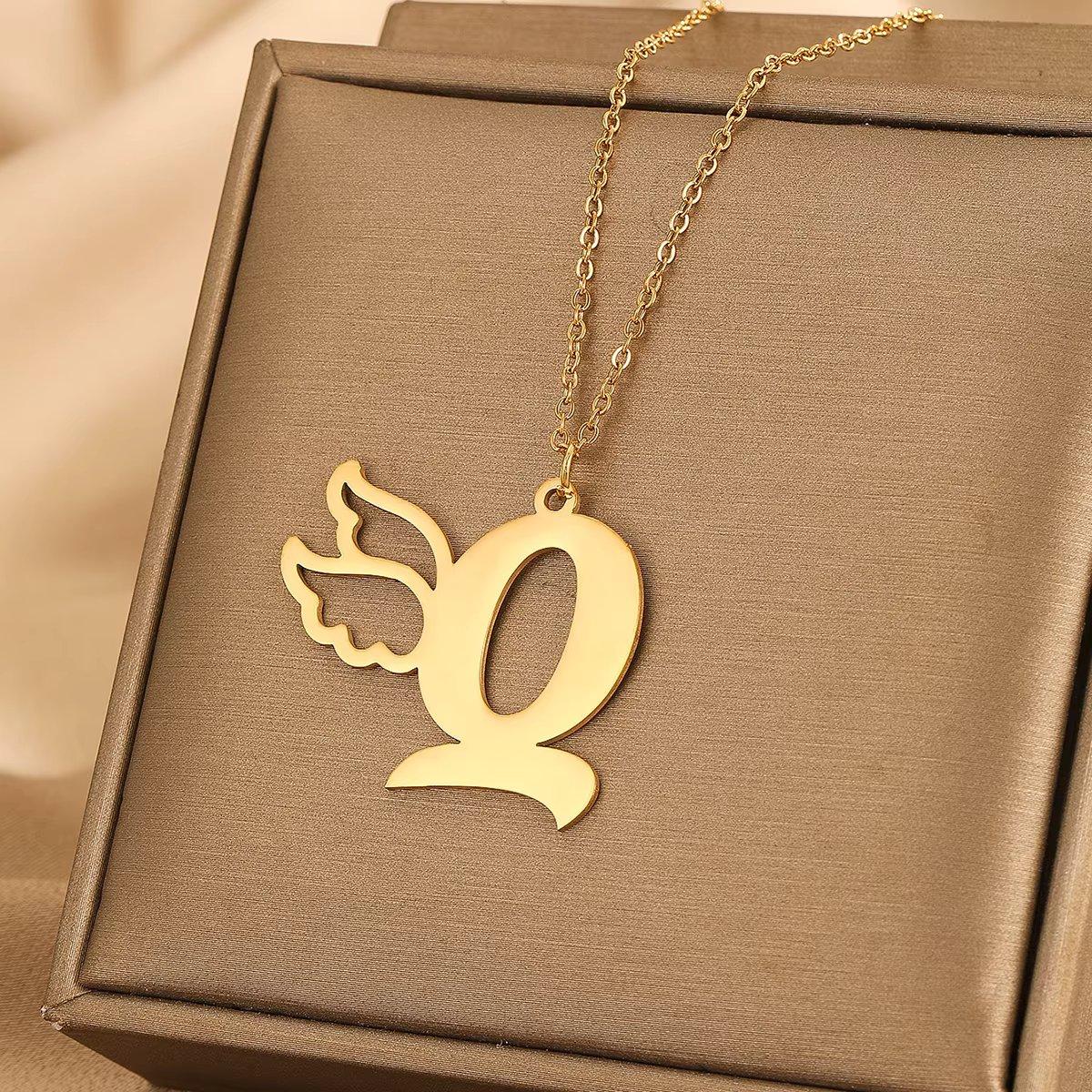 LUXARTO JEWELRY AngelWing Ланче и буква Q