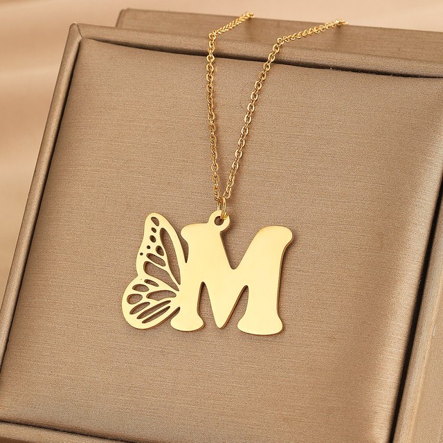 LUXARTO JEWELRY Ланче со пеперутка и буква M, златно