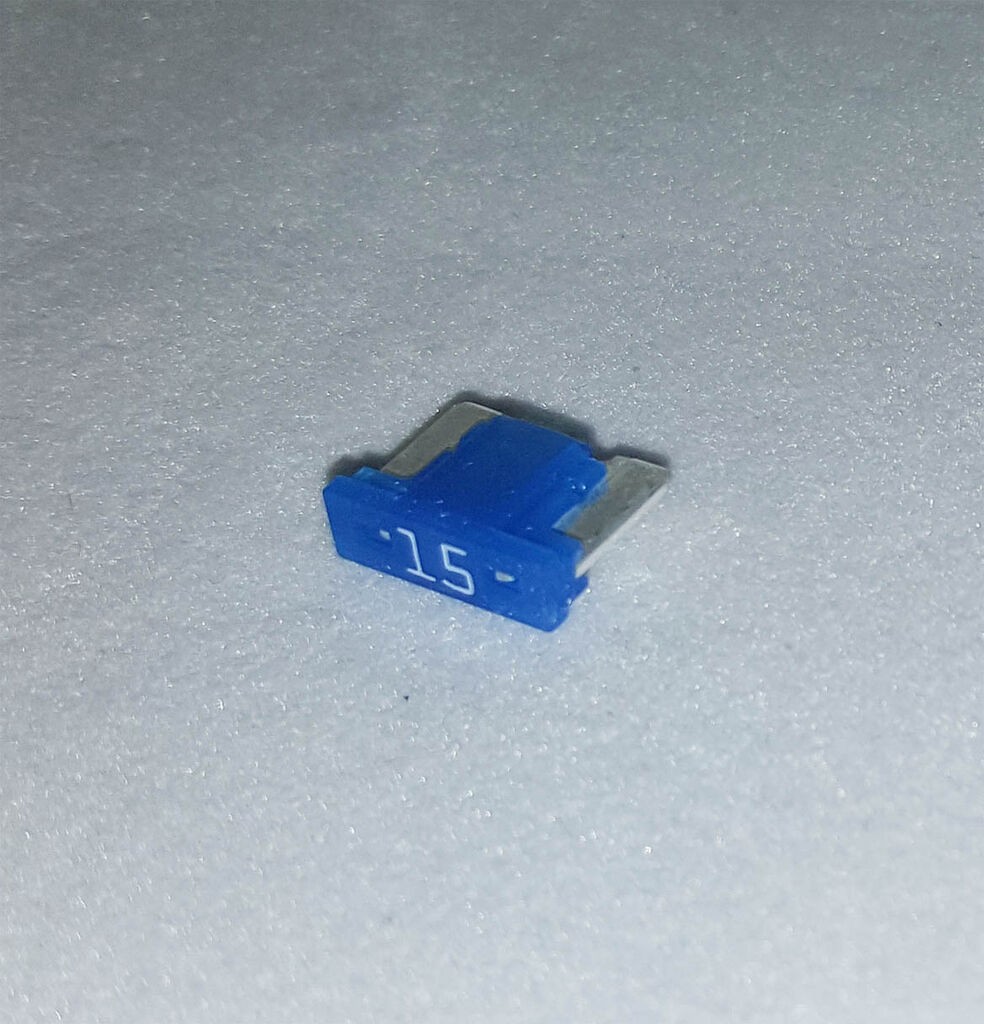 Trifa SI204 15A JP Тип FS Автоосигурач L=11 mm H=8.73 mm 12015-204