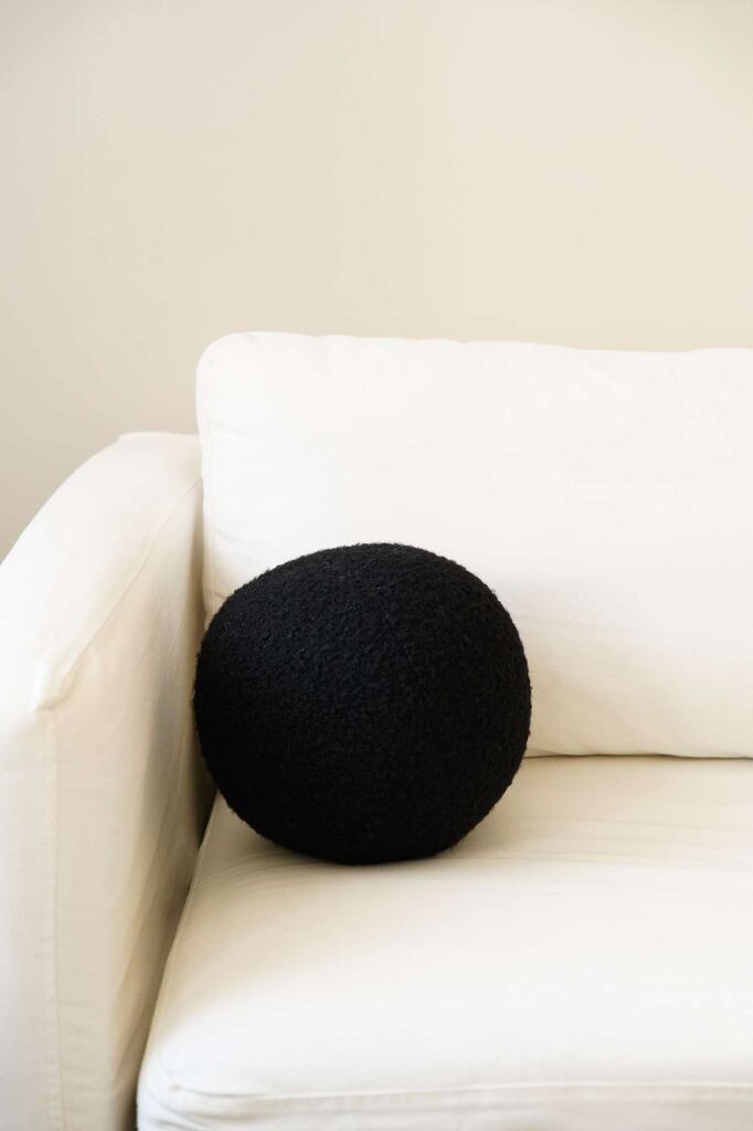 Декоративна перница „Теди Топ“ од Аберто Дизајн 25, 25x25x25 см, црна