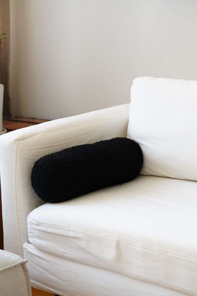 Аберто Дизајн Декоративна перница Теди Ролер, 50x14x14 см, црна