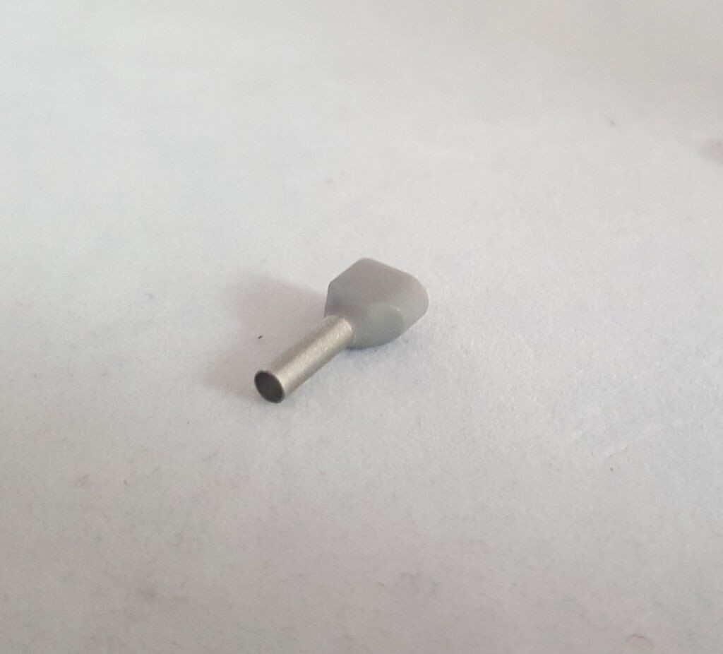 Alfa Electric Завршеток изолиран дупли 2×2.5mm² L-8mm