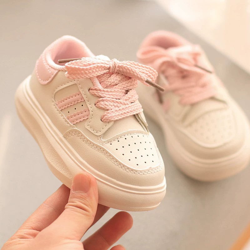 Детски патики со шарени врвки