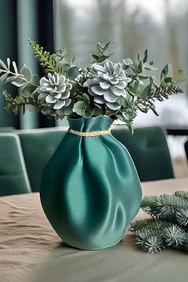 Вазна „Аберто Дизајн" во боја на виножито, зелена