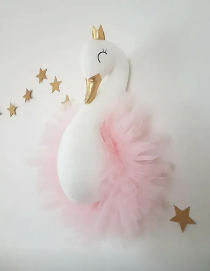 Декоративен лебед - мал