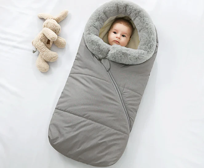 Зимска вреќа со крзнена јака и патент